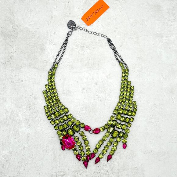 Betsey Johnson Rich Witch Green Witch’s Hands Bib Necklace Halloween NEW - Picture 1 of 8